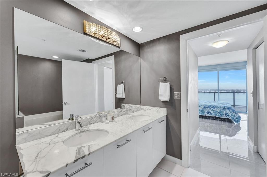 3000 Oasis Grand BLVD # 1106