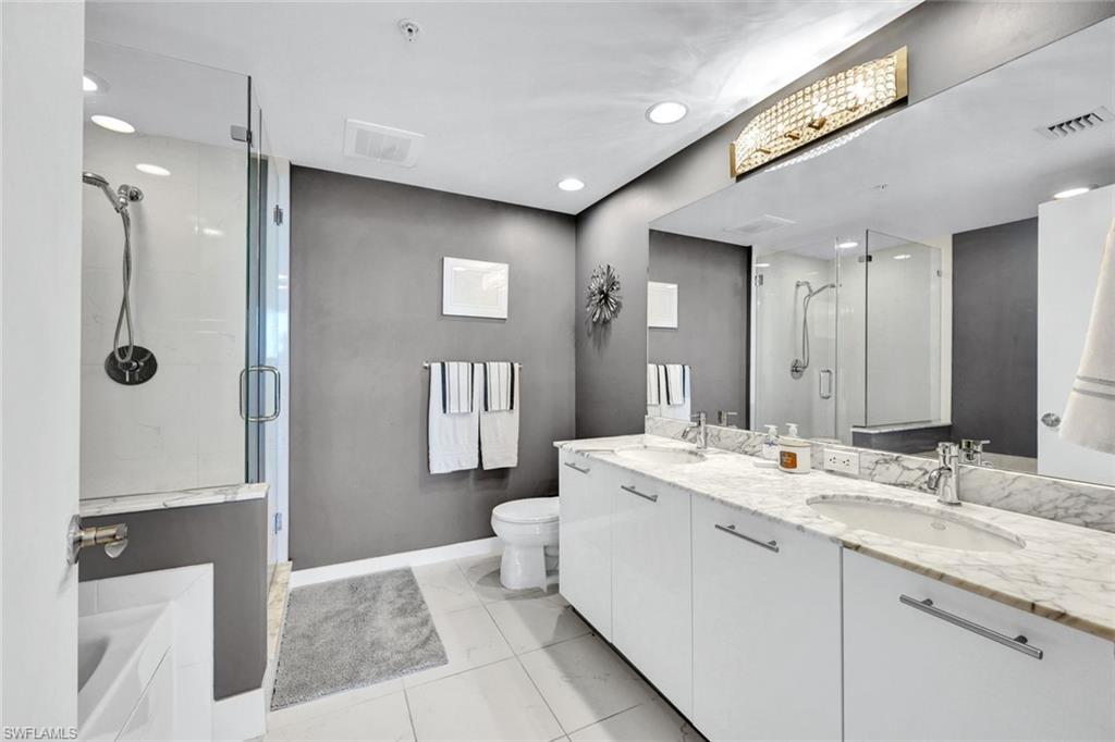 3000 Oasis Grand BLVD # 1106