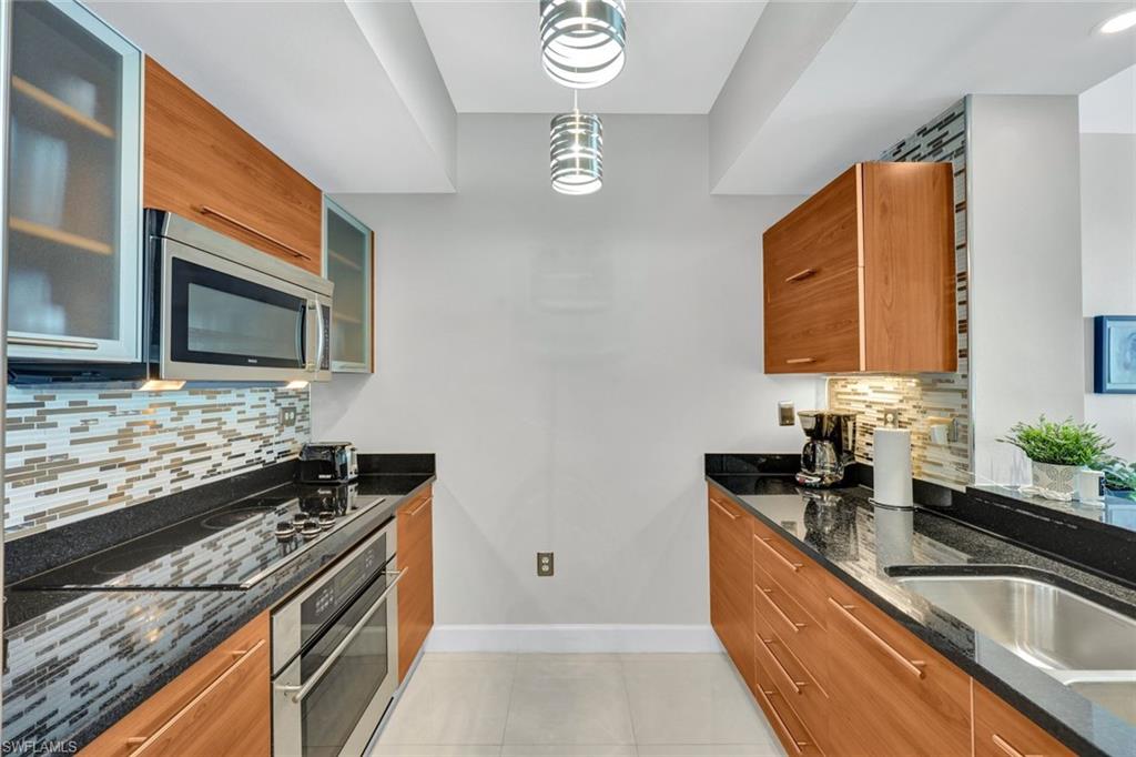 3000 Oasis Grand BLVD # 1106