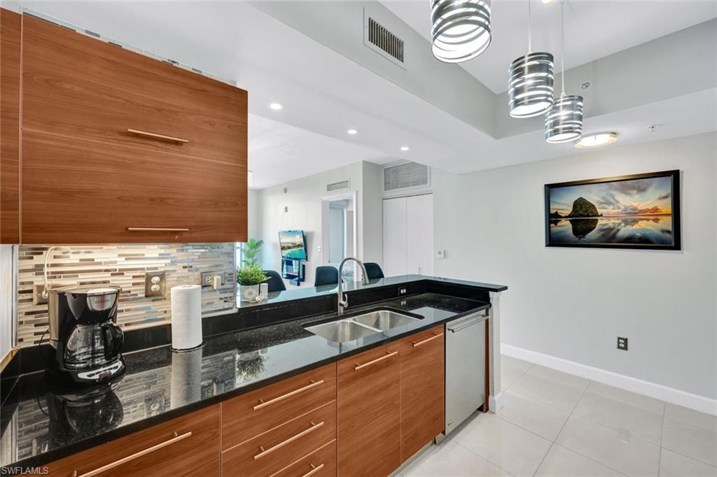 3000 Oasis Grand BLVD # 1106