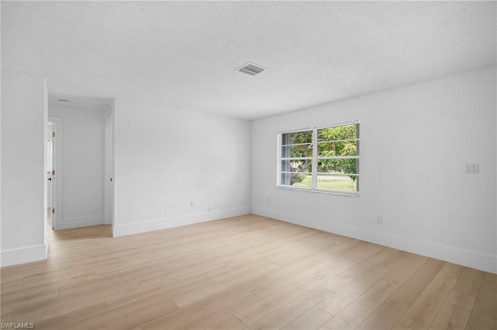 2223 Parkview DR