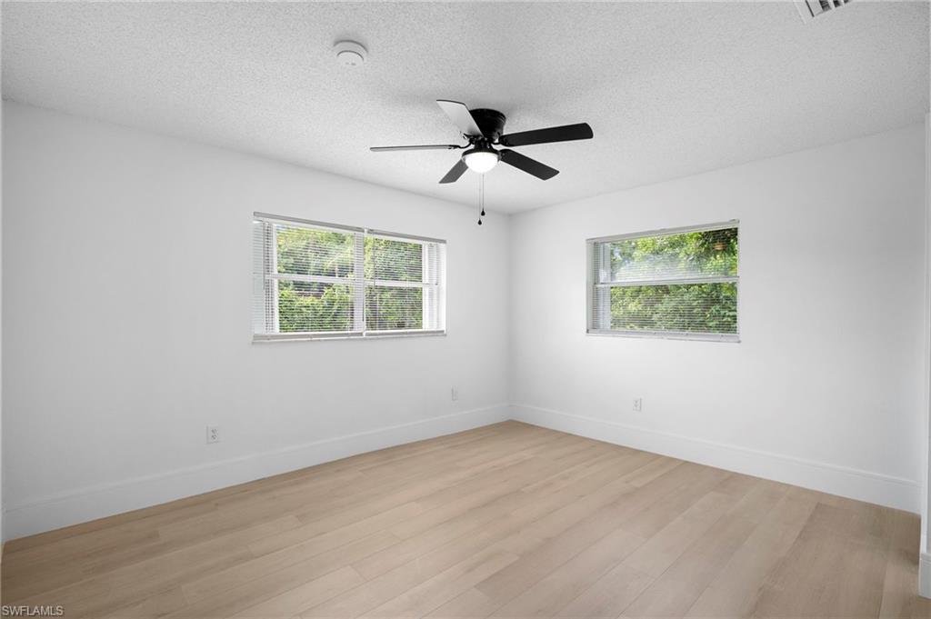 2223 Parkview DR