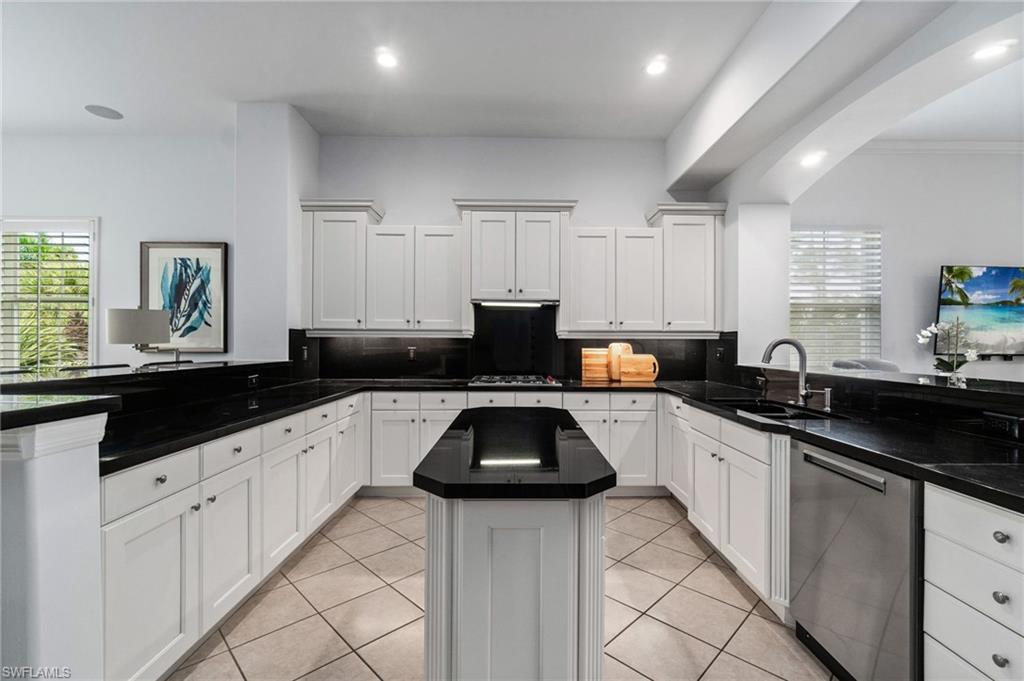 2842 Tiburon BLVD E 103