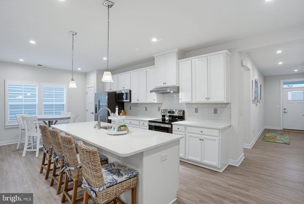 37316 KESTREL WAY