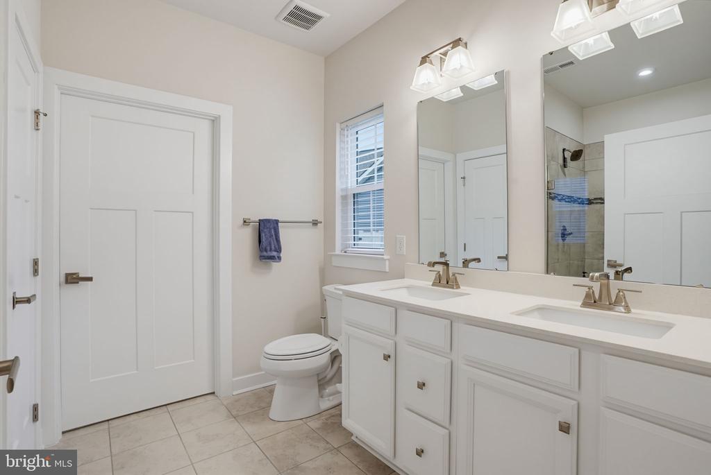 37316 KESTREL WAY