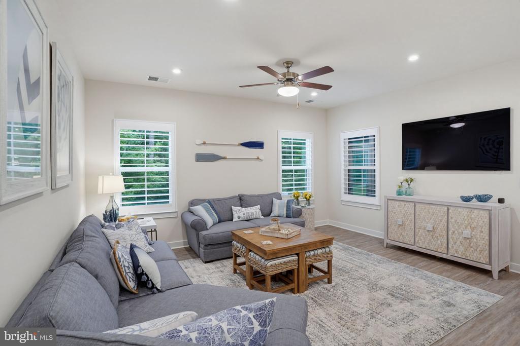 37316 KESTREL WAY