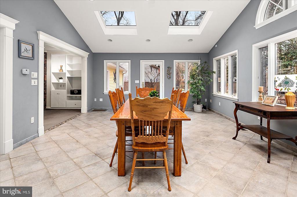 3940 DEVONSHIRE DRIVE