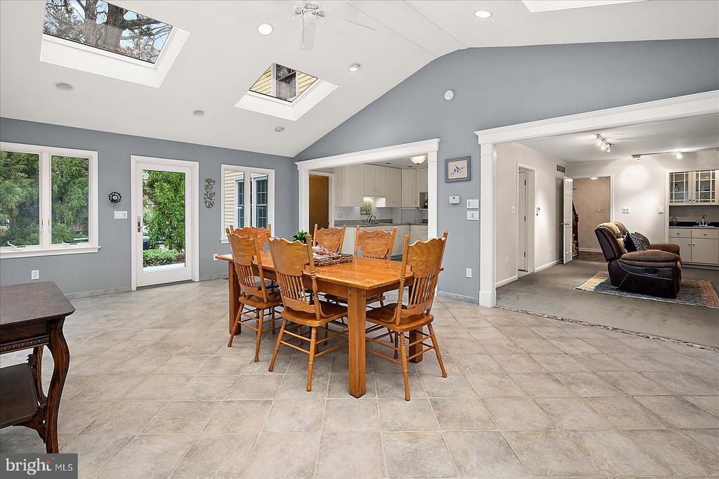 3940 DEVONSHIRE DRIVE
