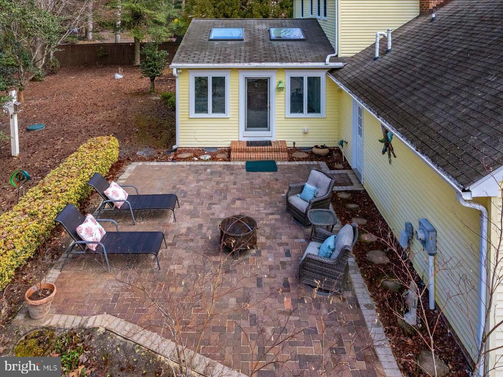 3940 DEVONSHIRE DRIVE
