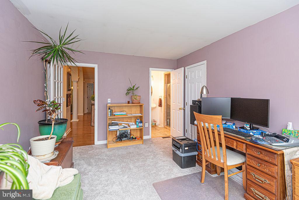 10107 QUEENS CIRCLE