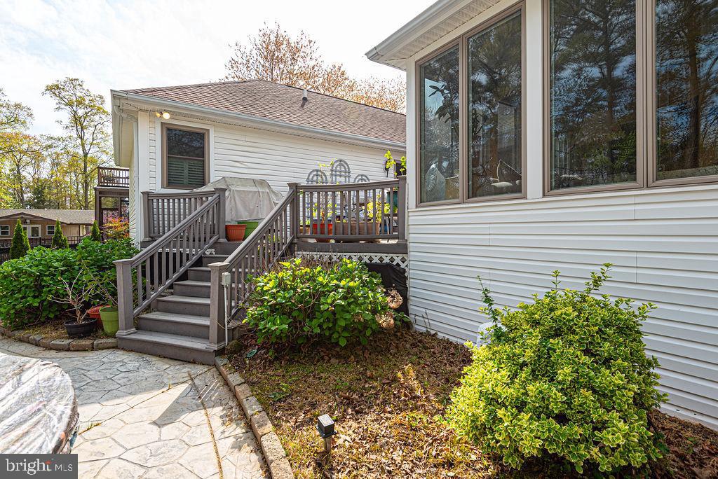 10107 QUEENS CIRCLE
