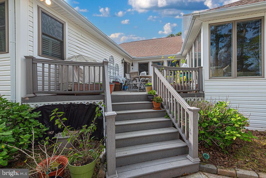 10107 QUEENS CIRCLE