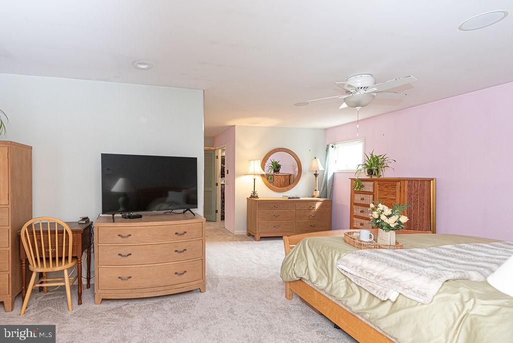 10107 QUEENS CIRCLE