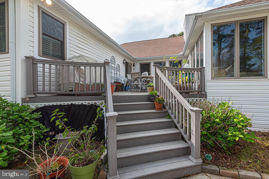 10107 QUEENS CIRCLE