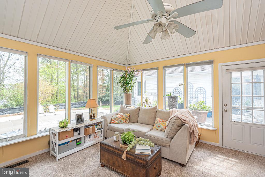 10107 QUEENS CIRCLE