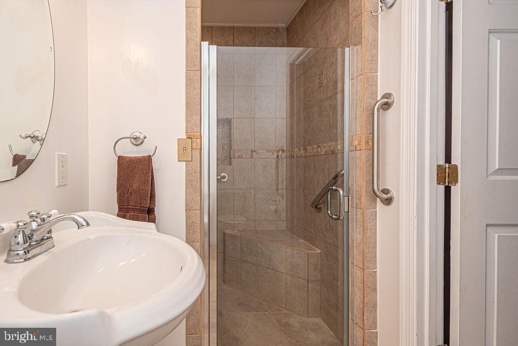 10107 QUEENS CIRCLE