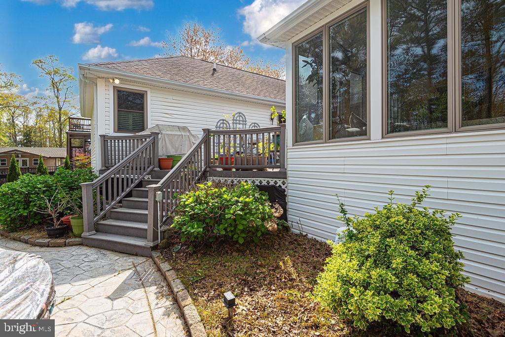 10107 QUEENS CIRCLE