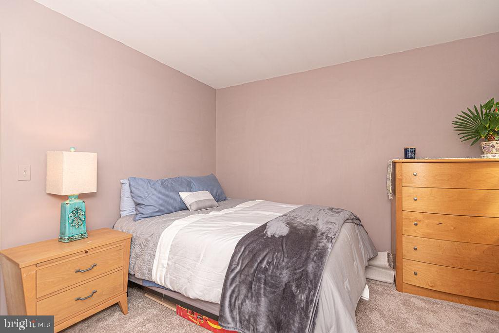 10107 QUEENS CIRCLE