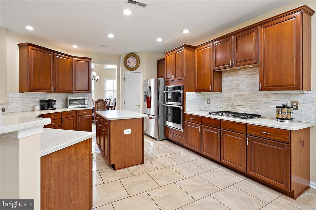8705 HABITAT COURT
