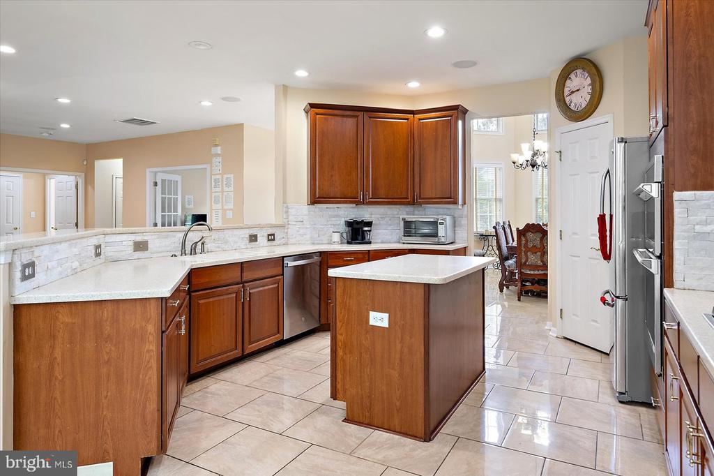 8705 HABITAT COURT