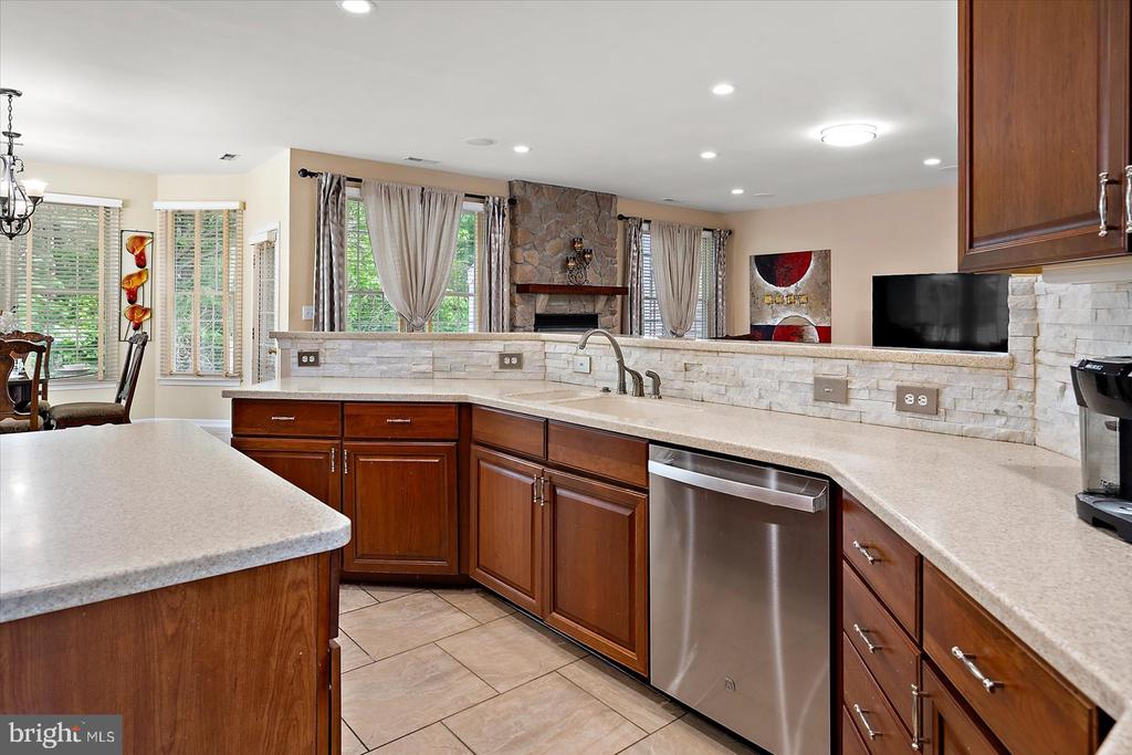 8705 HABITAT COURT