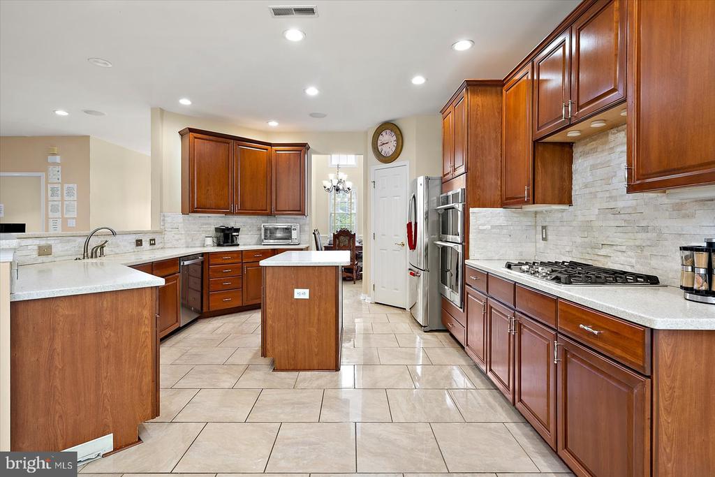 8705 HABITAT COURT