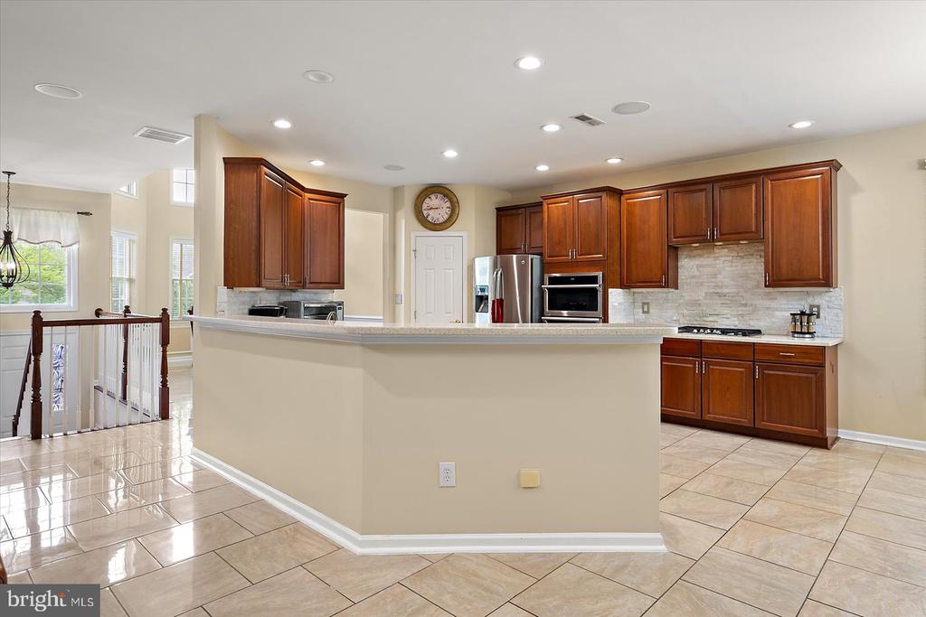 8705 HABITAT COURT
