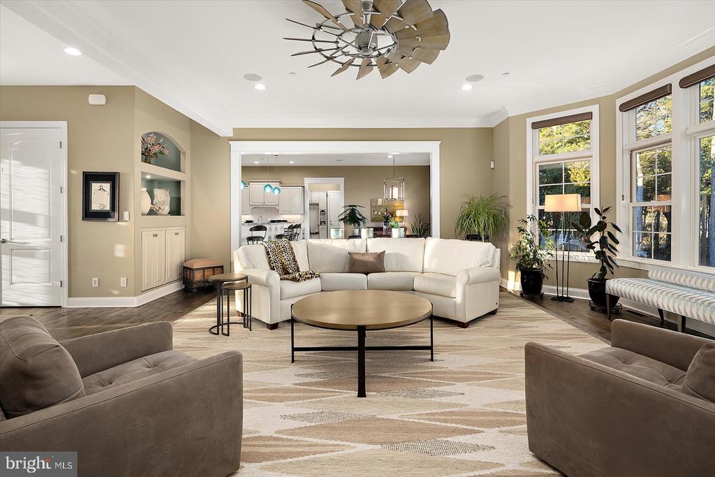 9515 HARBOR LIGHTS DRIVE