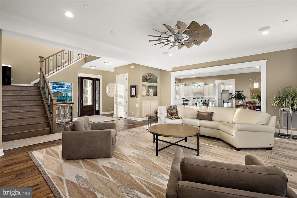 9515 HARBOR LIGHTS DRIVE
