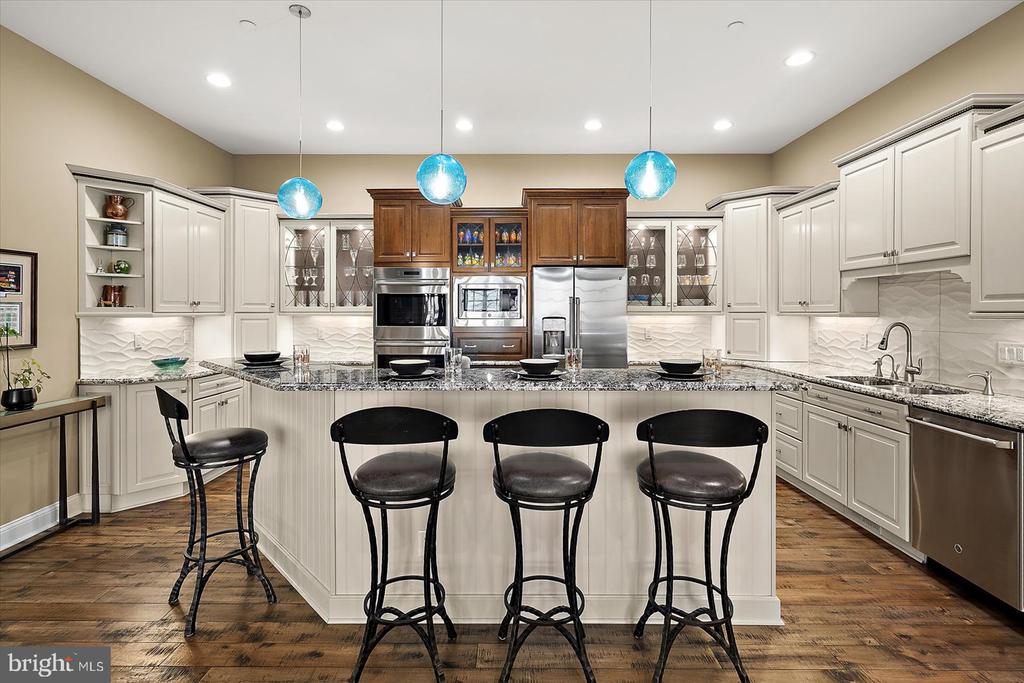 9515 HARBOR LIGHTS DRIVE