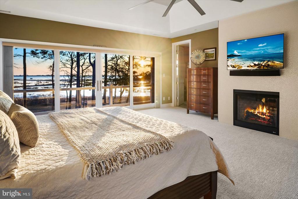 9515 HARBOR LIGHTS DRIVE