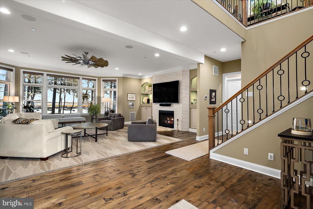 9515 HARBOR LIGHTS DRIVE