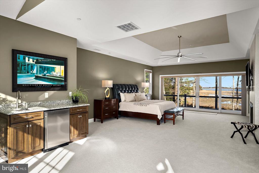 9515 HARBOR LIGHTS DRIVE