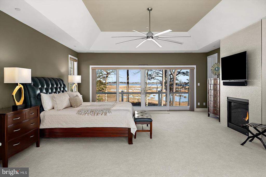 9515 HARBOR LIGHTS DRIVE