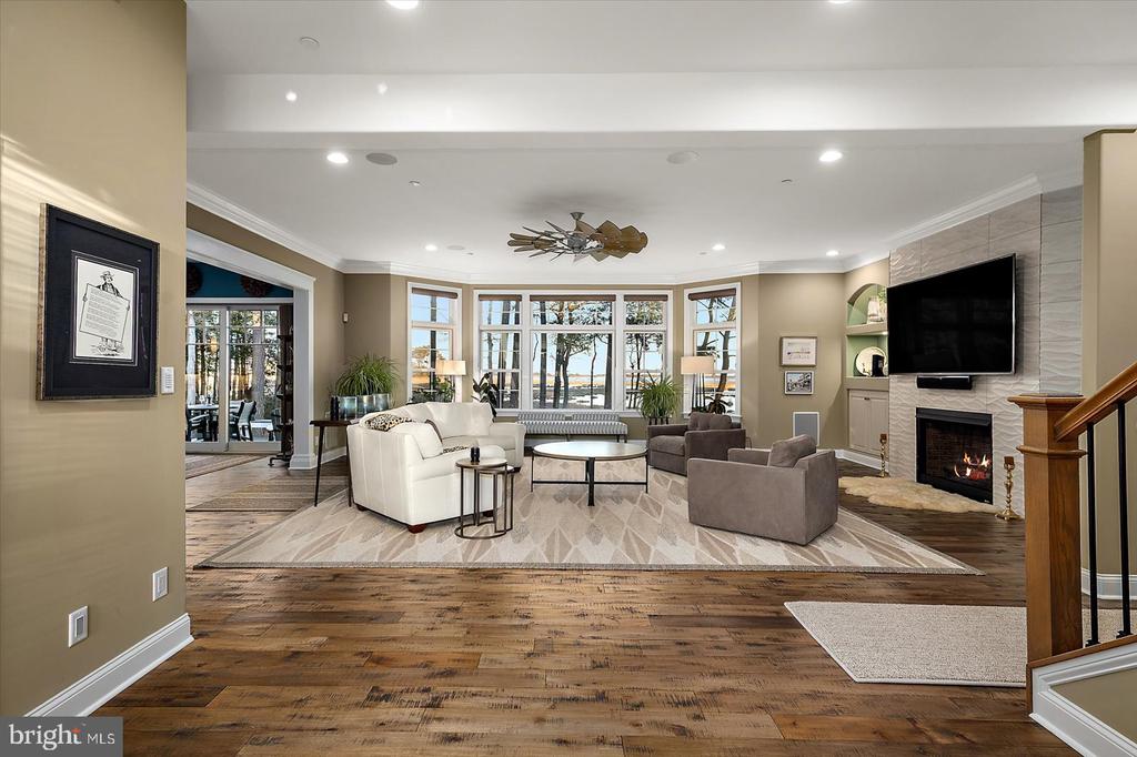 9515 HARBOR LIGHTS DRIVE