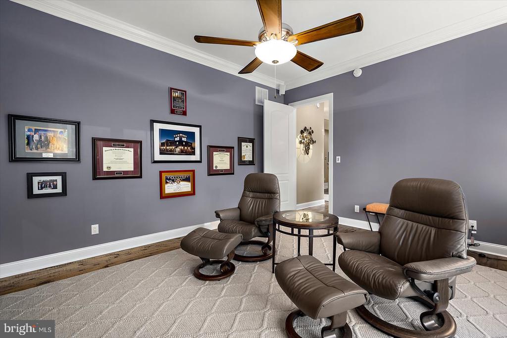 9515 HARBOR LIGHTS DRIVE