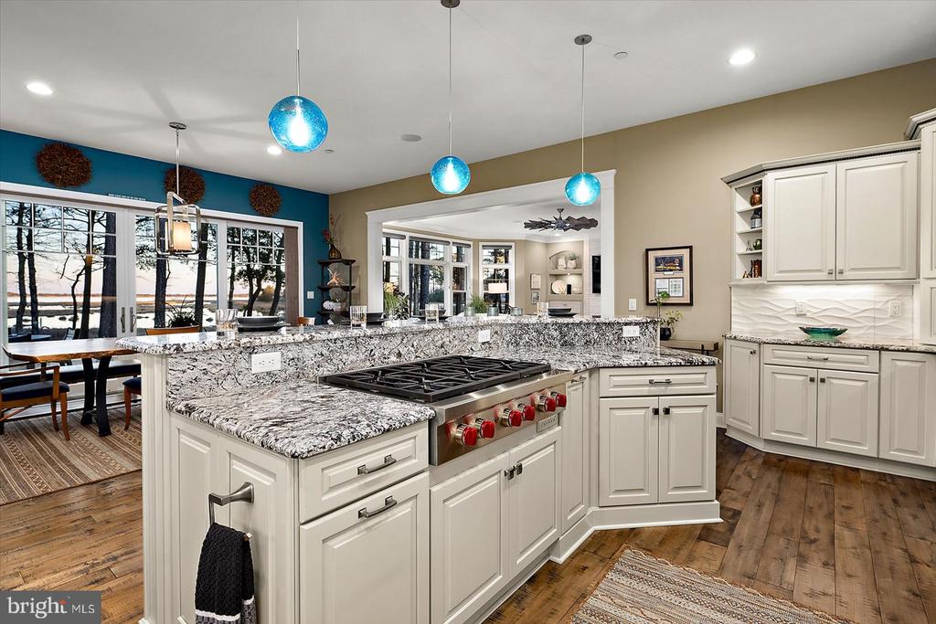 9515 HARBOR LIGHTS DRIVE