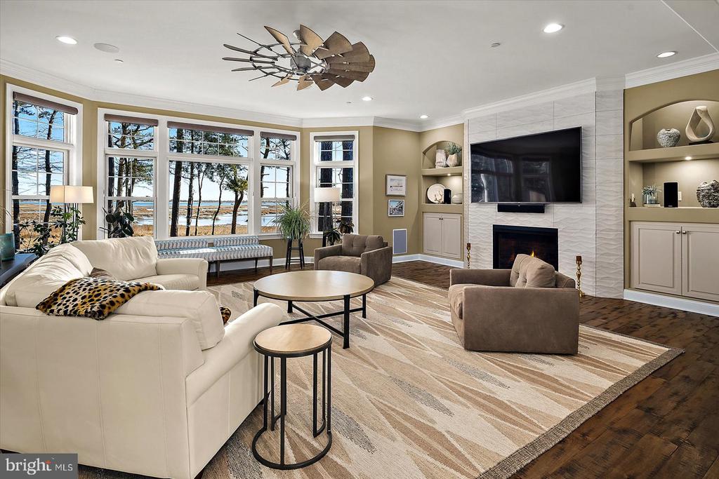 9515 HARBOR LIGHTS DRIVE