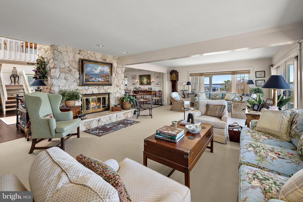 1546 TEAL DR