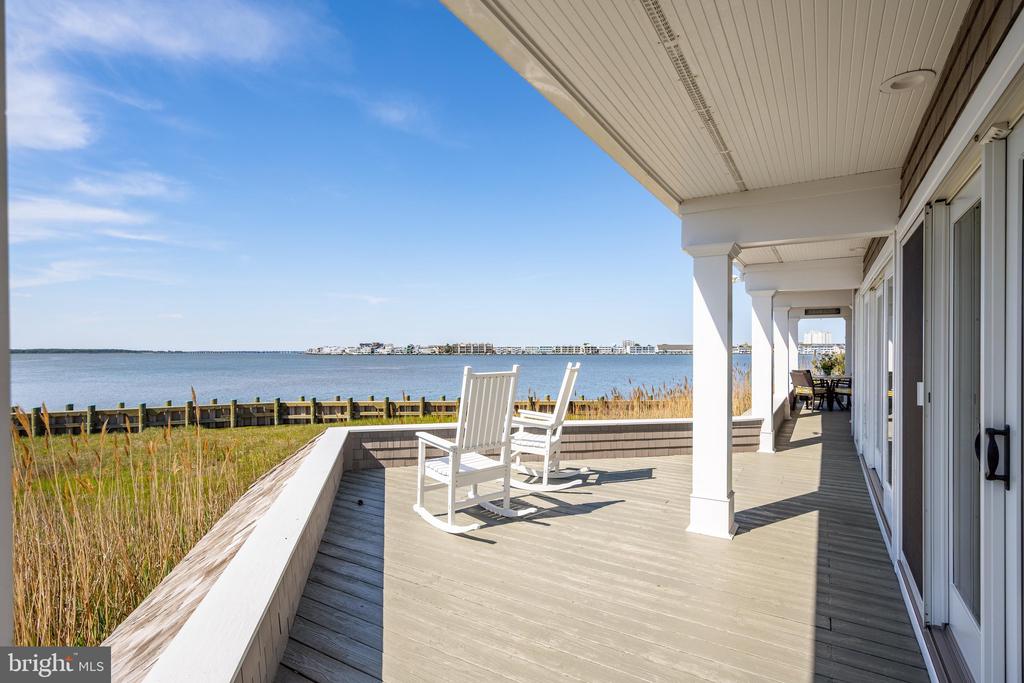 1546 TEAL DR