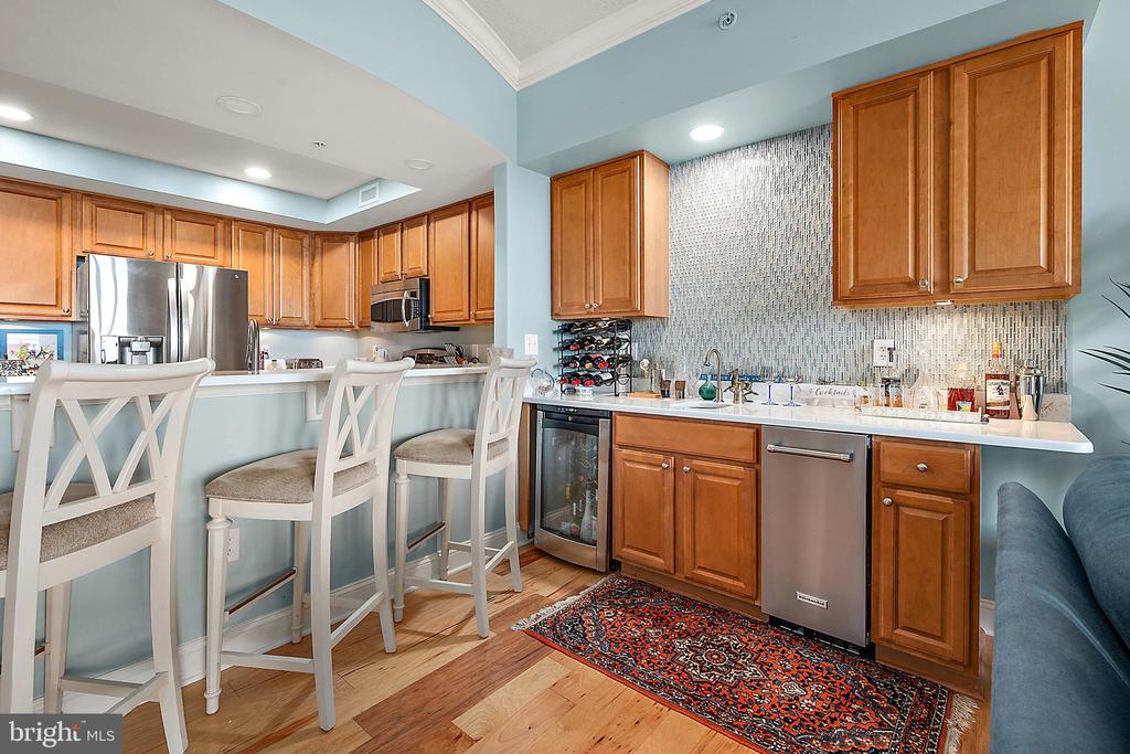 121 81ST STREET Unit: 810