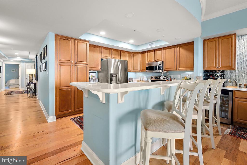121 81ST STREET Unit: 810