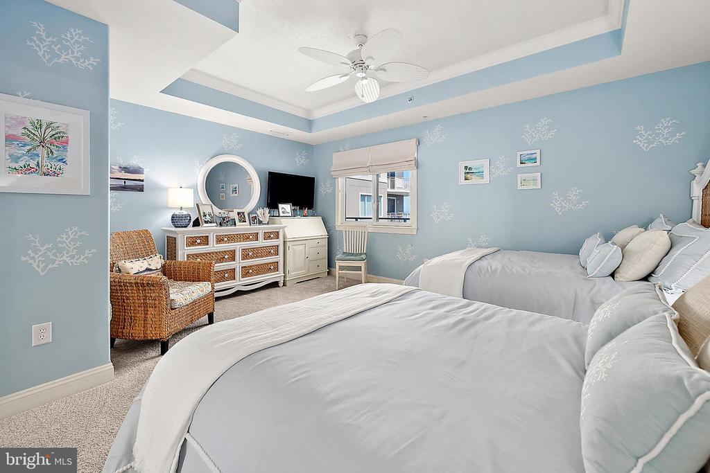 121 81ST STREET Unit: 810