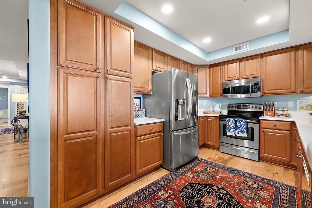 121 81ST STREET Unit: 810