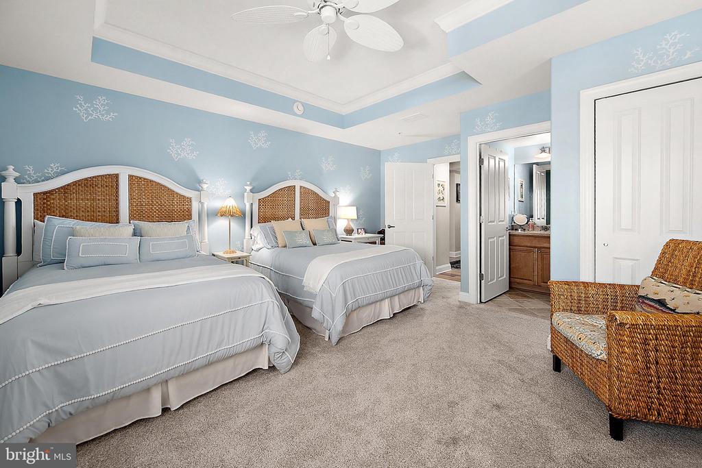 121 81ST STREET Unit: 810