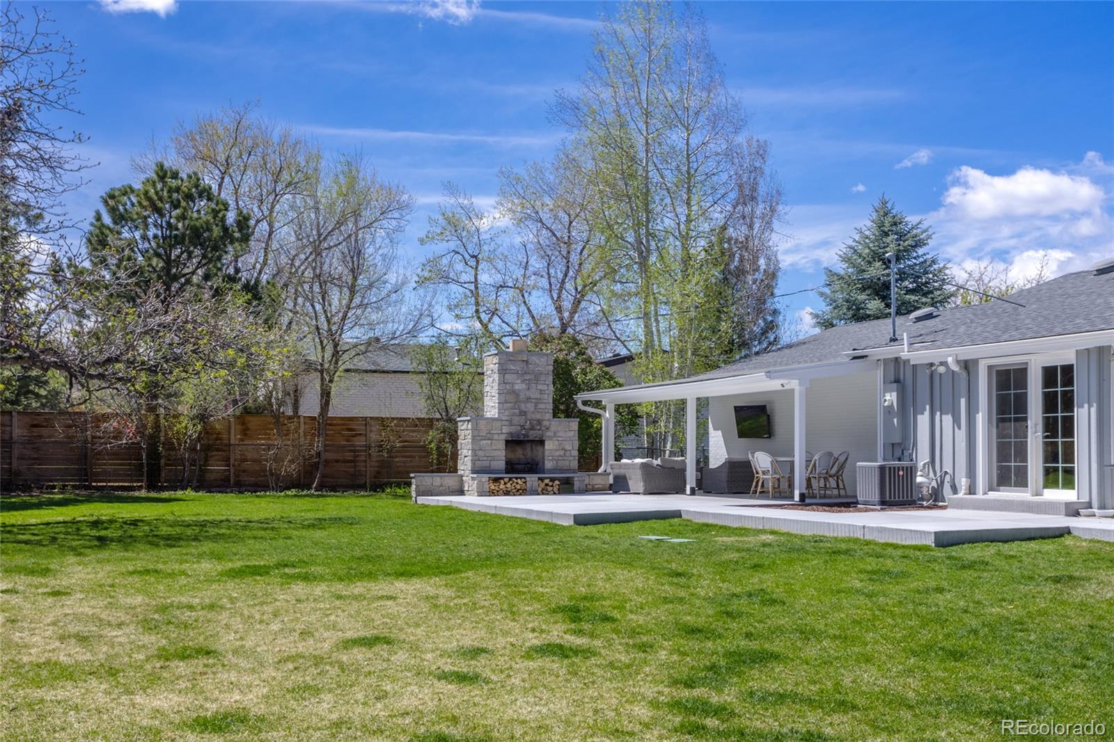 3674 S Elm Way
