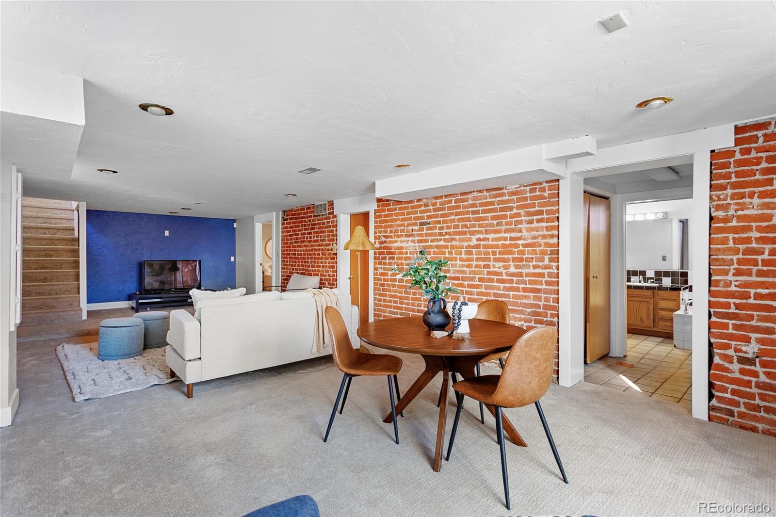 323 S Race Street