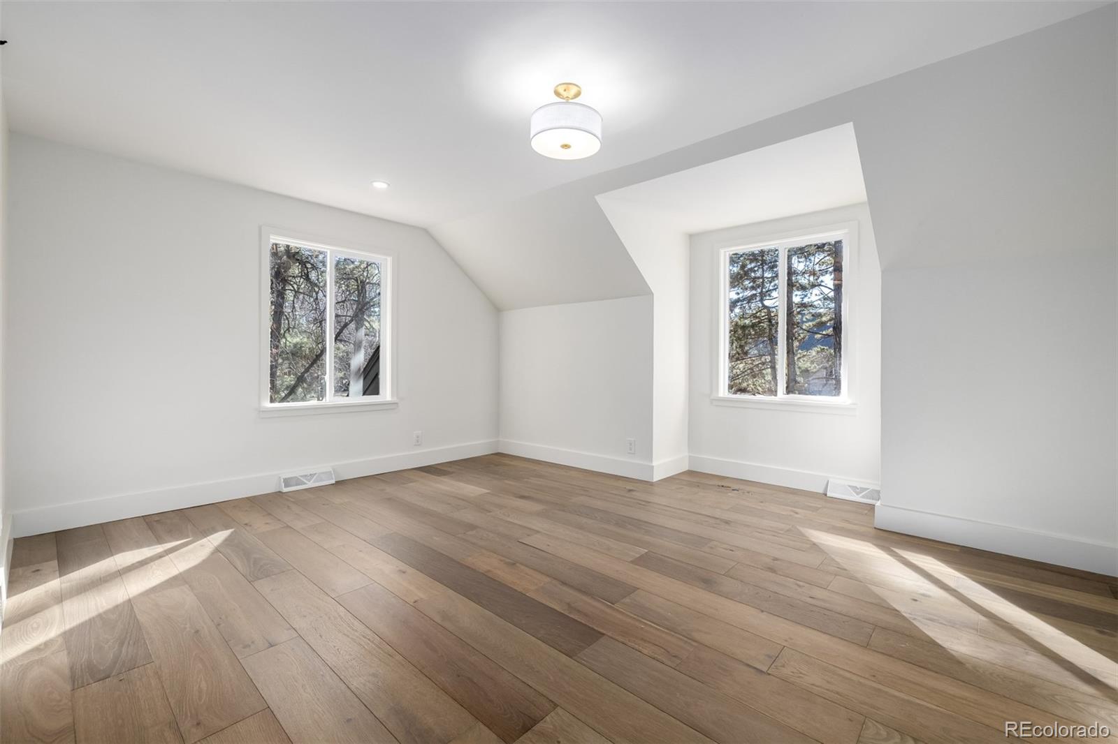 3 E Belleview Drive