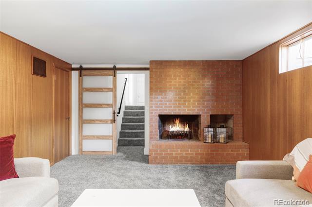 121 S Ivy Street