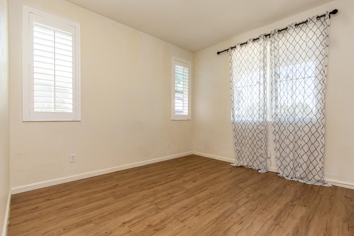 5218 Amaryllis Way